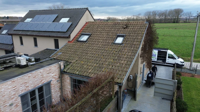 Totale dakrenovatie te Tollembeek