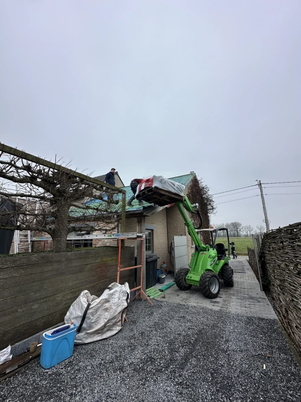 Totale dakrenovatie te Tollembeek