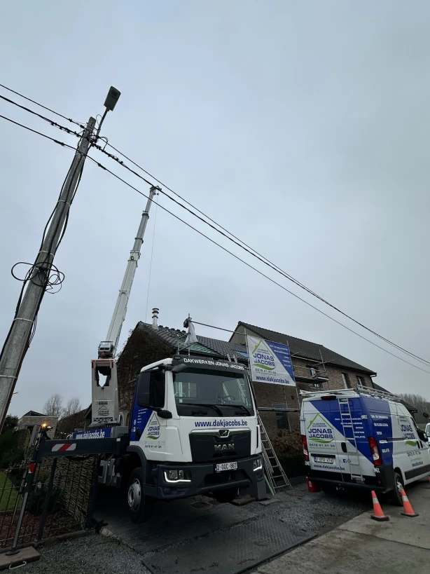 Totale dakrenovatie te Tollembeek