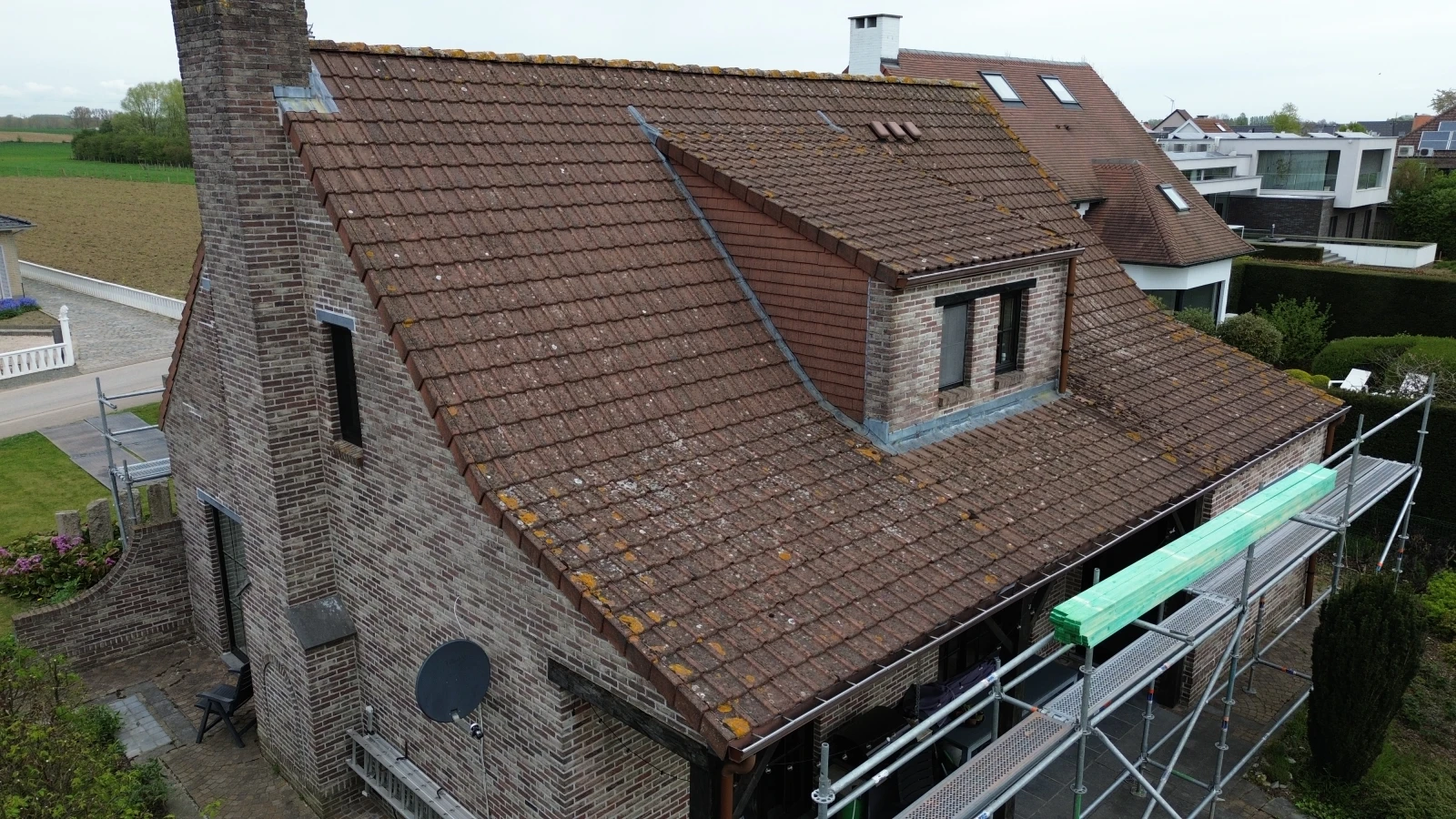 Totale dakrenovatie te Outer